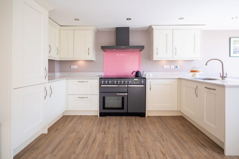 15. KITCHEN