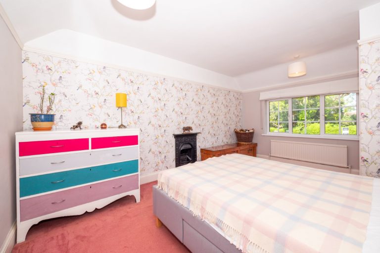 19. BEDROOM1