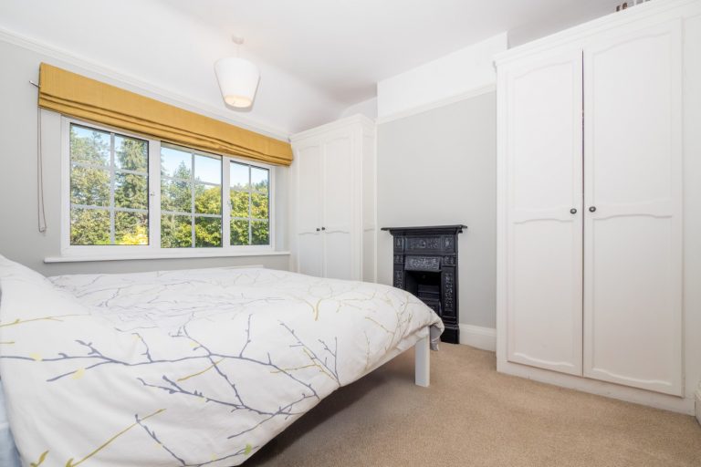 23-1. BEDROOM2