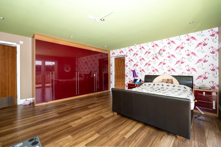 28. bedroom