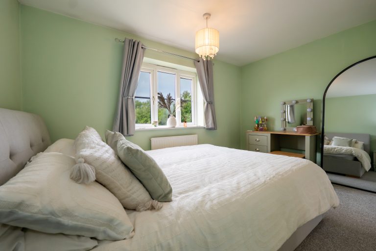 13. bedroom