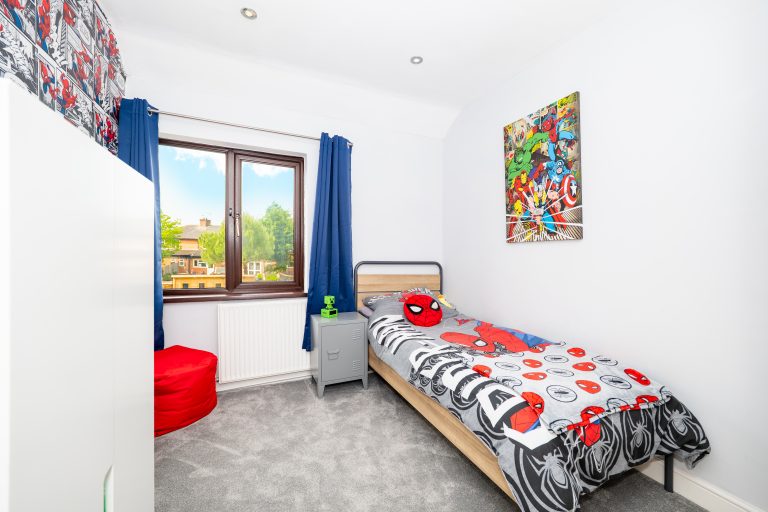 16. bedroom2