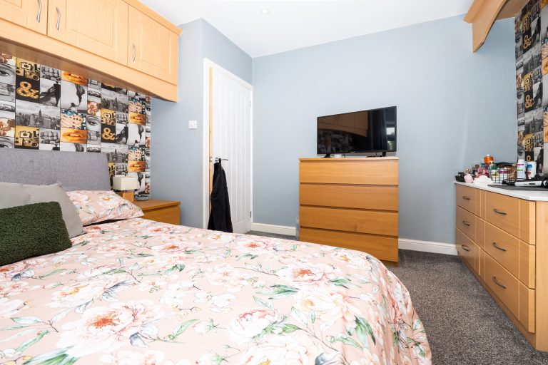 23. bedroom1