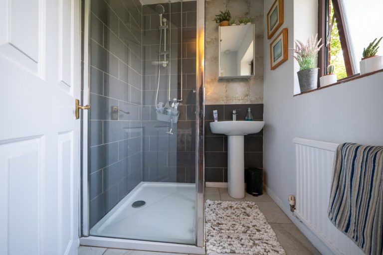 36 bedroom2 Ensuite