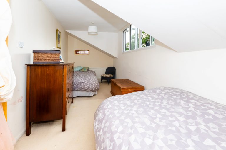 39 bedroom4