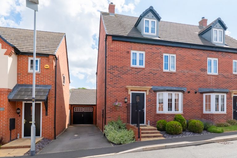02 front (Rightmove)