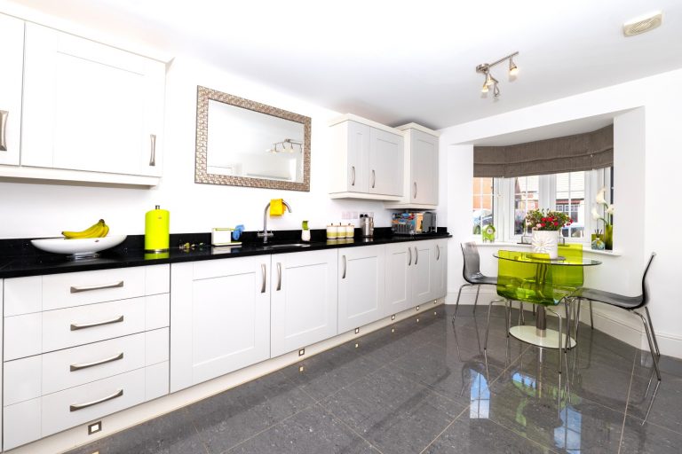 04 kitchen.jpg EDITED (Rightmove)