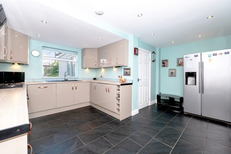 06 kitchen
