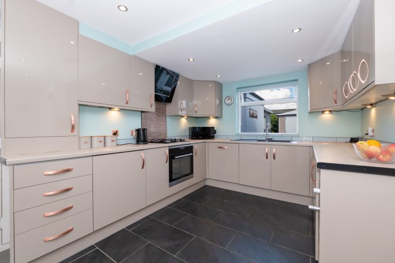 07 kitchen