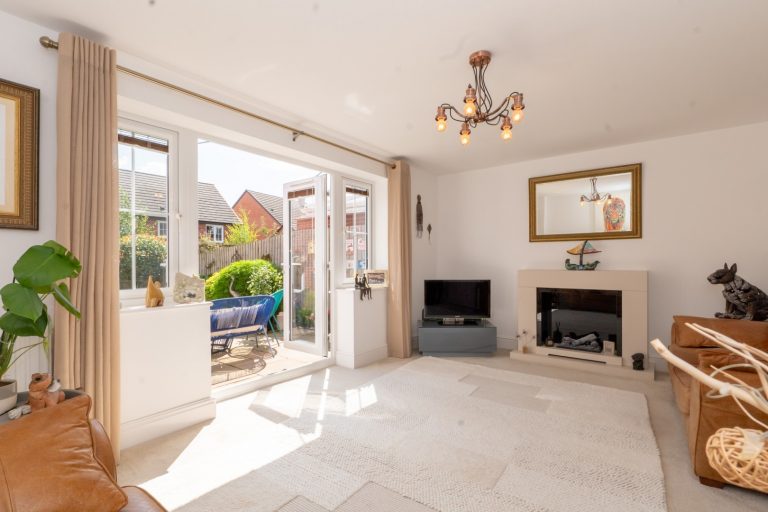 09 living (Rightmove)