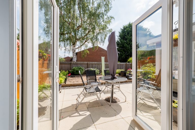 12 dining garden