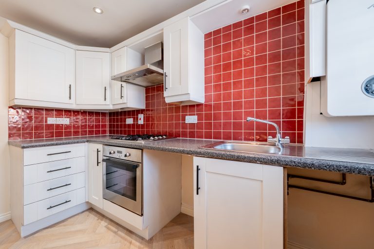 04 kitchen
