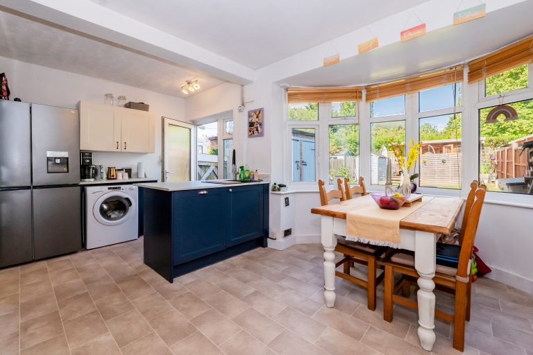 06 kitchen