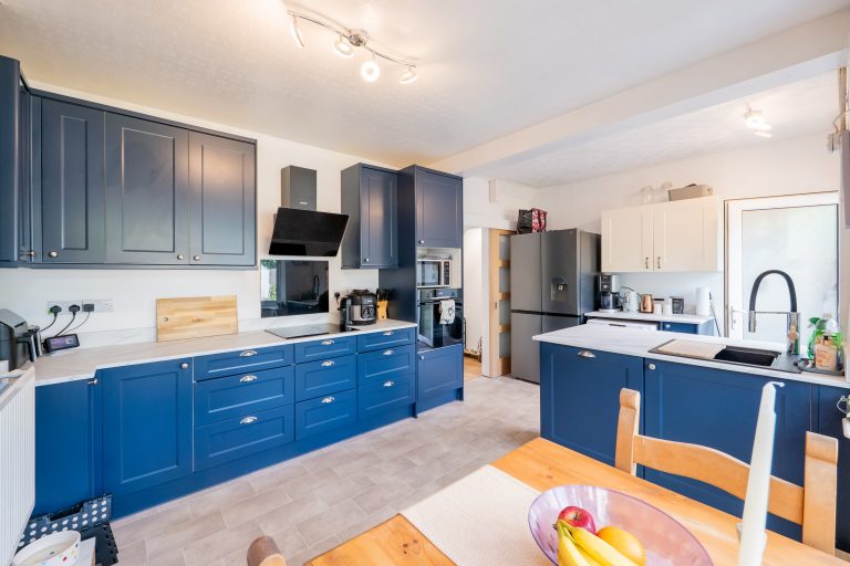 09 kitchen