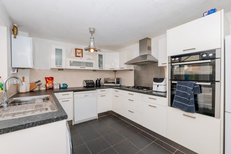 11 kitchen (Large)