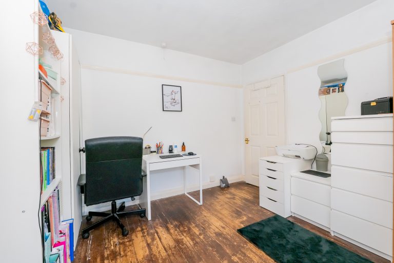 15 bedroom2