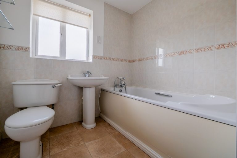 26 bathroom (Large)