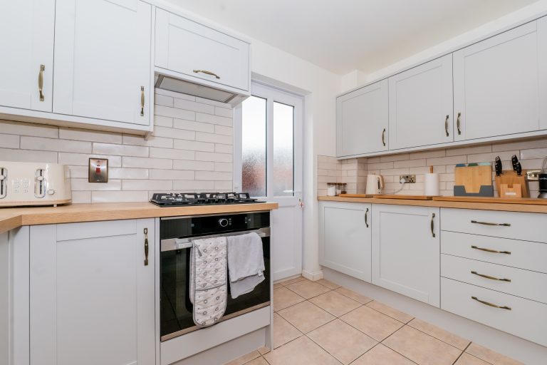 09 kitchen