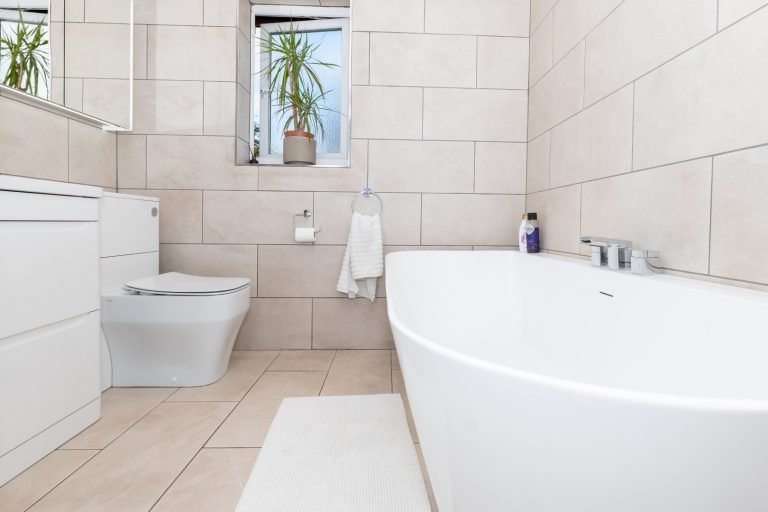 28 bathroom (Rightmove)