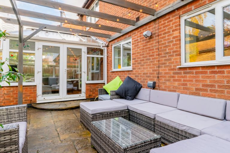 40 garden pagola (Rightmove)