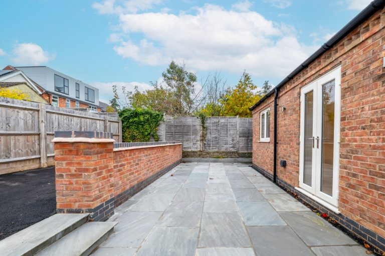 23 outdoor living (Rightmove)