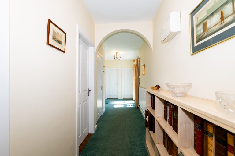 04 hall