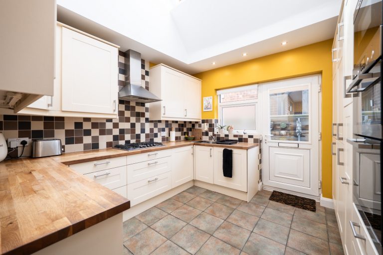 16 kitchen (Rightmove) - Copy - Copy
