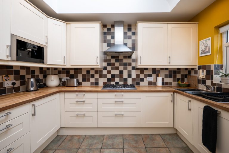 19 kitchen (Rightmove) - Copy - Copy