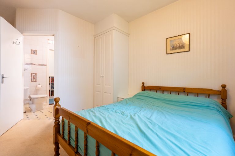 24 bed1