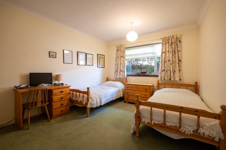 27 bed2