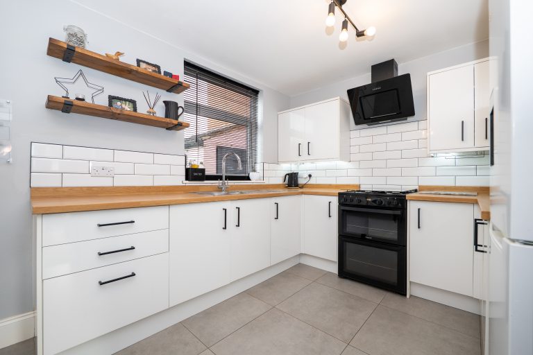 08 kitchen