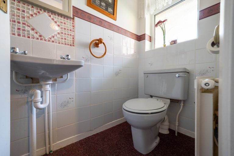 16 toilet