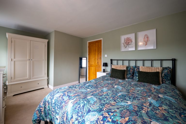 19 bed1