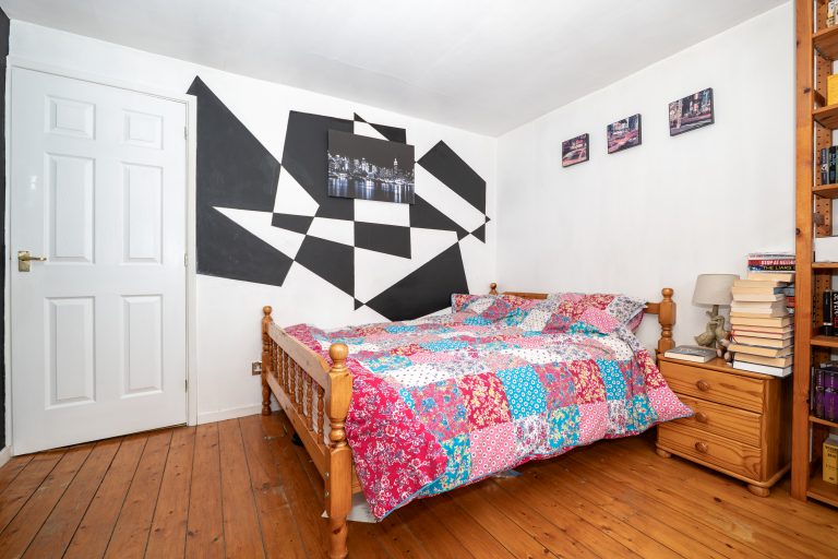 25 bed1