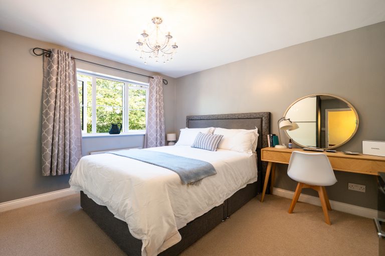 28 bed1