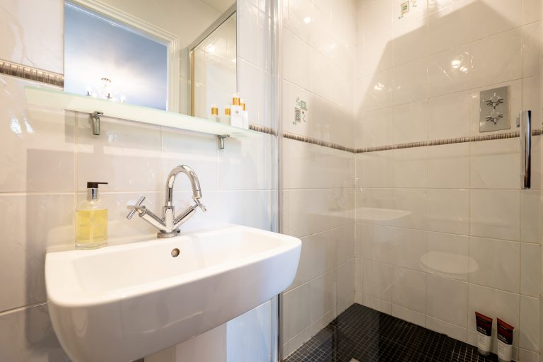 32 bed1 ensuite