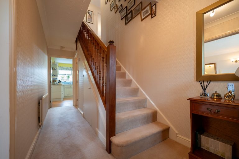 04 hall (Large)