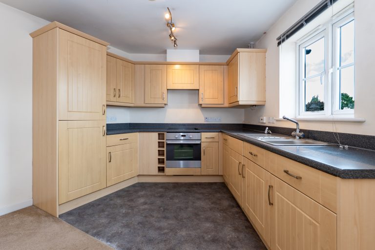 06 kitchen area