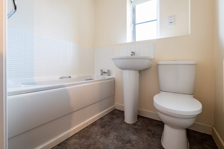 09 Bathroom
