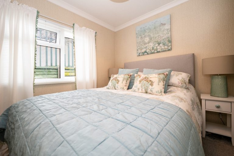 11 bed1 (Large)