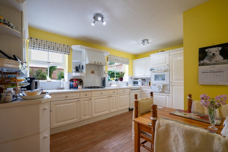 12 kitchen (Large)