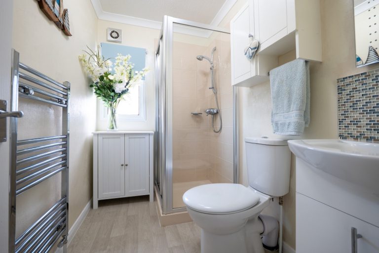 15 shower room (Large)