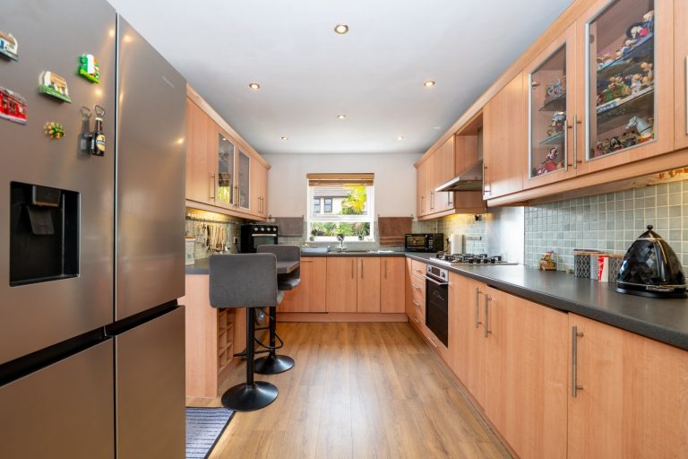 16 kitchen (Rightmove) - Copy