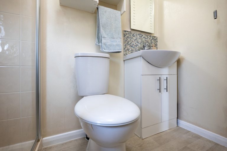 16 shower room (Large)