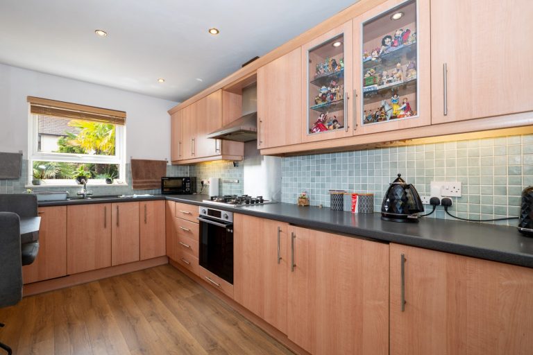17 kitchen (Rightmove) - Copy