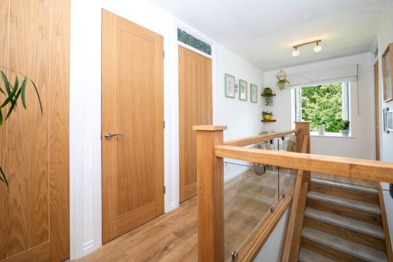 21 landing (Rightmove) - Copy