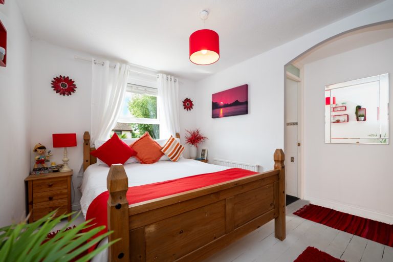 24 bed1 (Rightmove) - Copy
