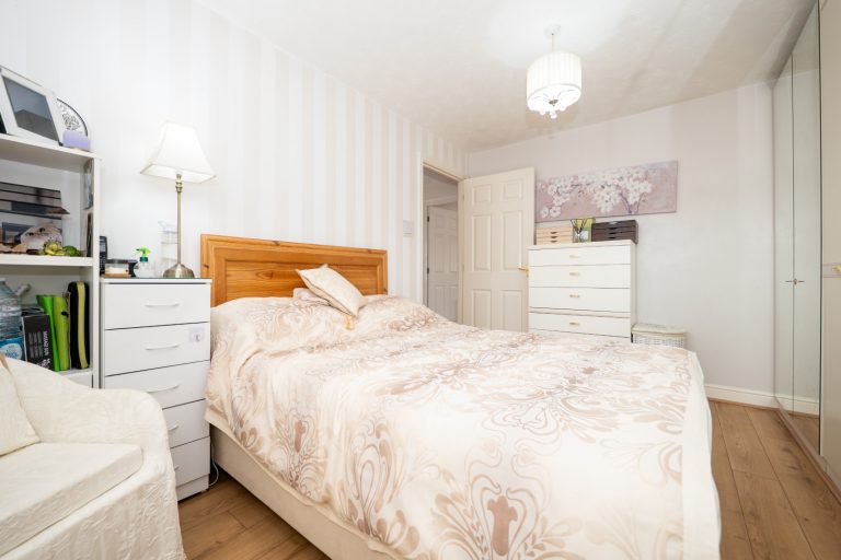 33 bed2 (Large)