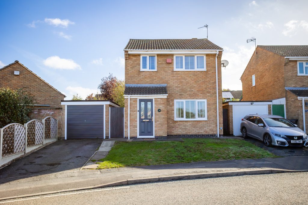 Done-2 – 3 bedroom detached (house) at Heathcote Drive, Sileby